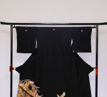 Mサイズ　金茶道長二羽鳳凰柄の黒留袖フルセット(黒)|黒留袖