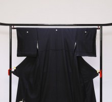 Mサイズ　立鶴流水垣根柄の黒留袖フルセット(黒)|黒留袖