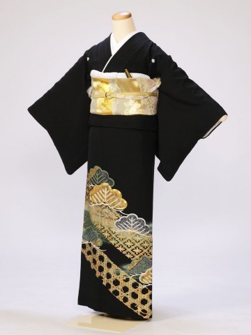 Mサイズ　松に菊菱柄の黒留袖フルセット(黒)|黒留袖