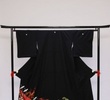 Mサイズ　道長鶴梅柄の黒留袖フルセット(黒)|黒留袖