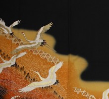 MSサイズ　朱赤黄ぼかし鶴柄の黒留袖フルセット(黒)|黒留袖