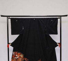 MSサイズ　雲取花車鳳凰柄の黒留袖フルセット(黒)|黒留袖