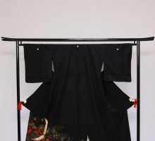 MSサイズ　金箔道長鶴柄の黒留袖フルセット(黒)|黒留袖