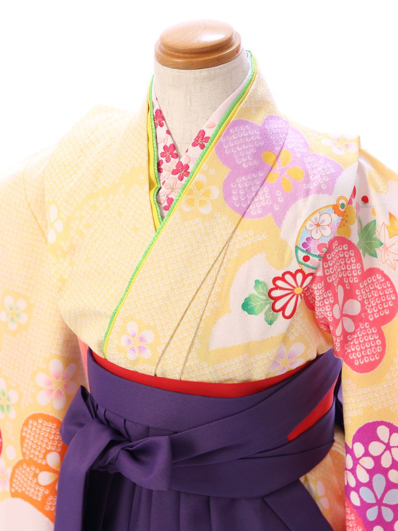 袴レンタル　卒園式　クリームイエロー地　疋田絞り調に四季花の上品な古典柄　