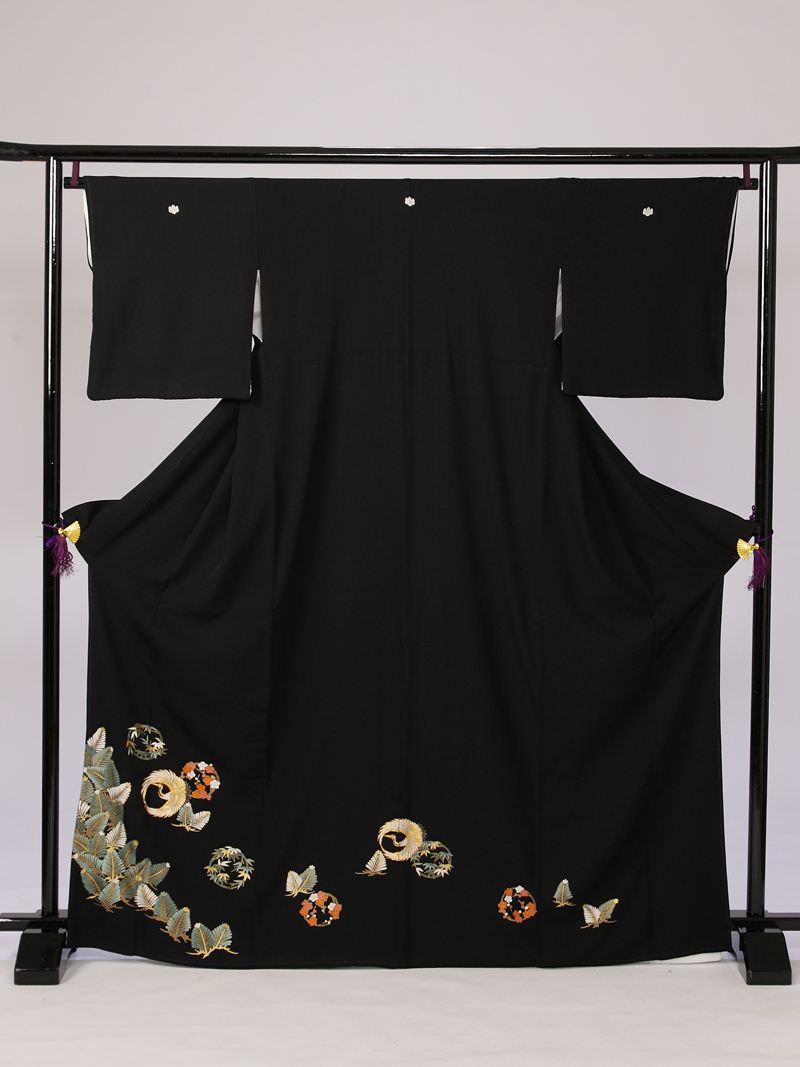 Mサイズ　若松と竹の輪柄の黒留袖フルセット(黒)|黒留袖