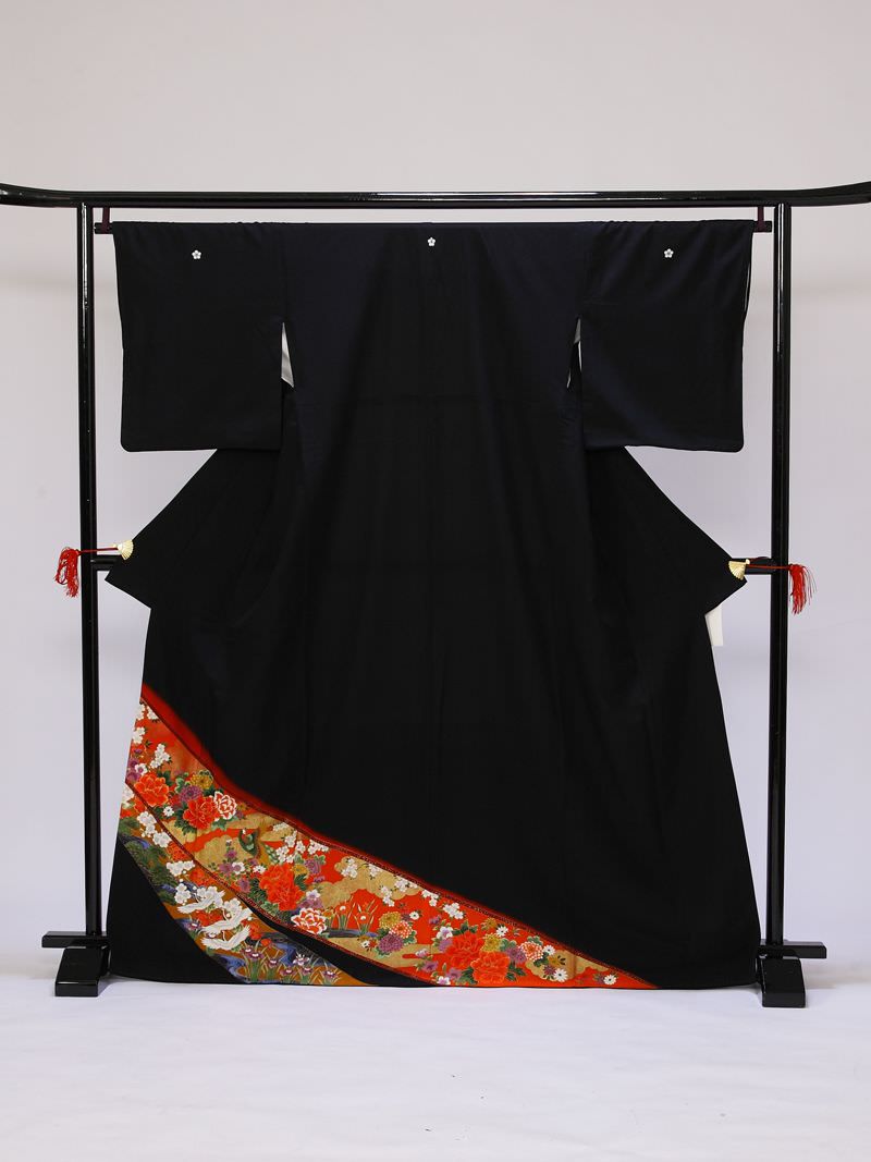 Mサイズ　太い道長牡丹鶴柄の黒留袖フルセット(黒)|黒留袖