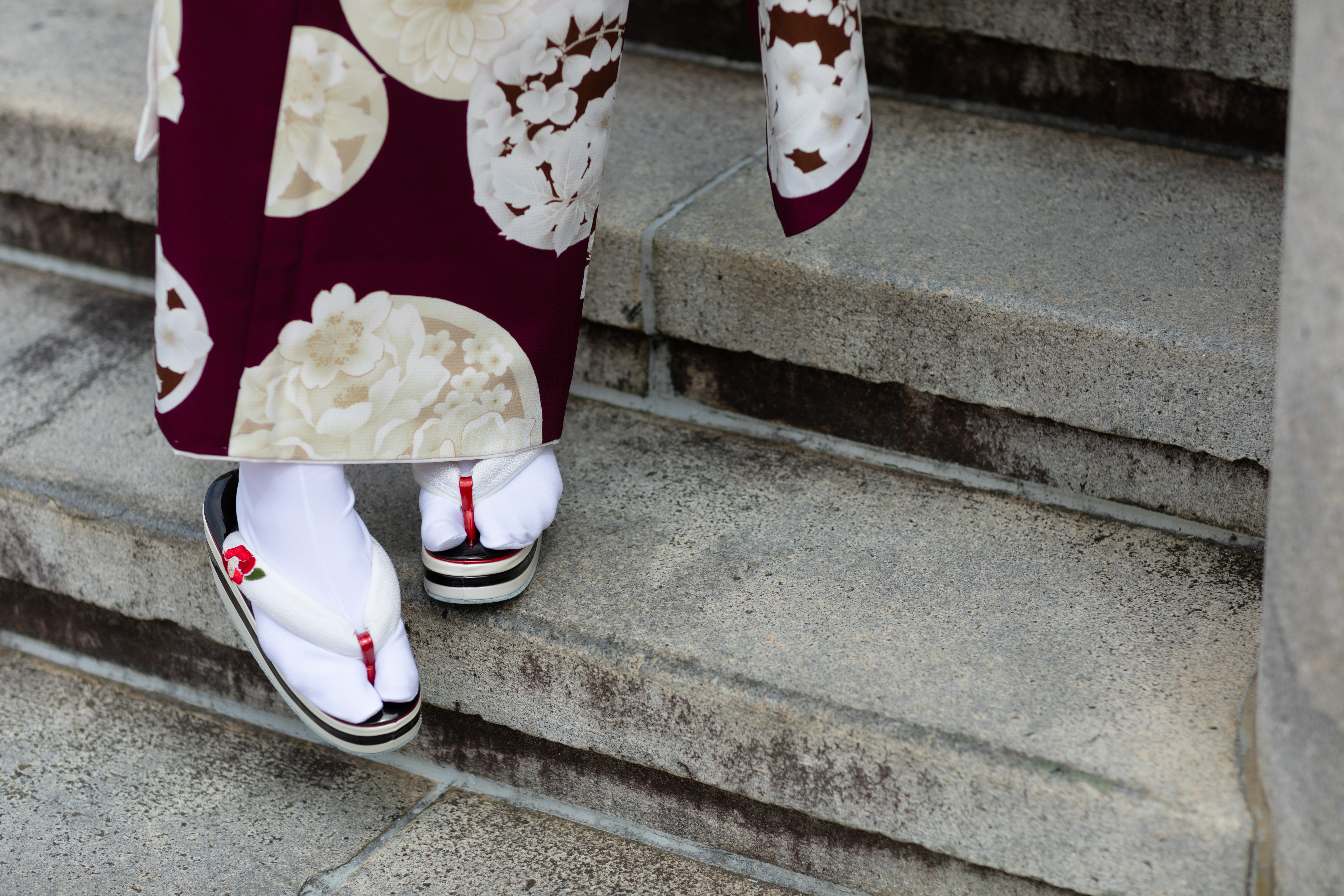 成人式用の草履は振袖レンタルで完璧！バッグとの組み合わせや選び方・レンタルの流れを分かりやすく解説